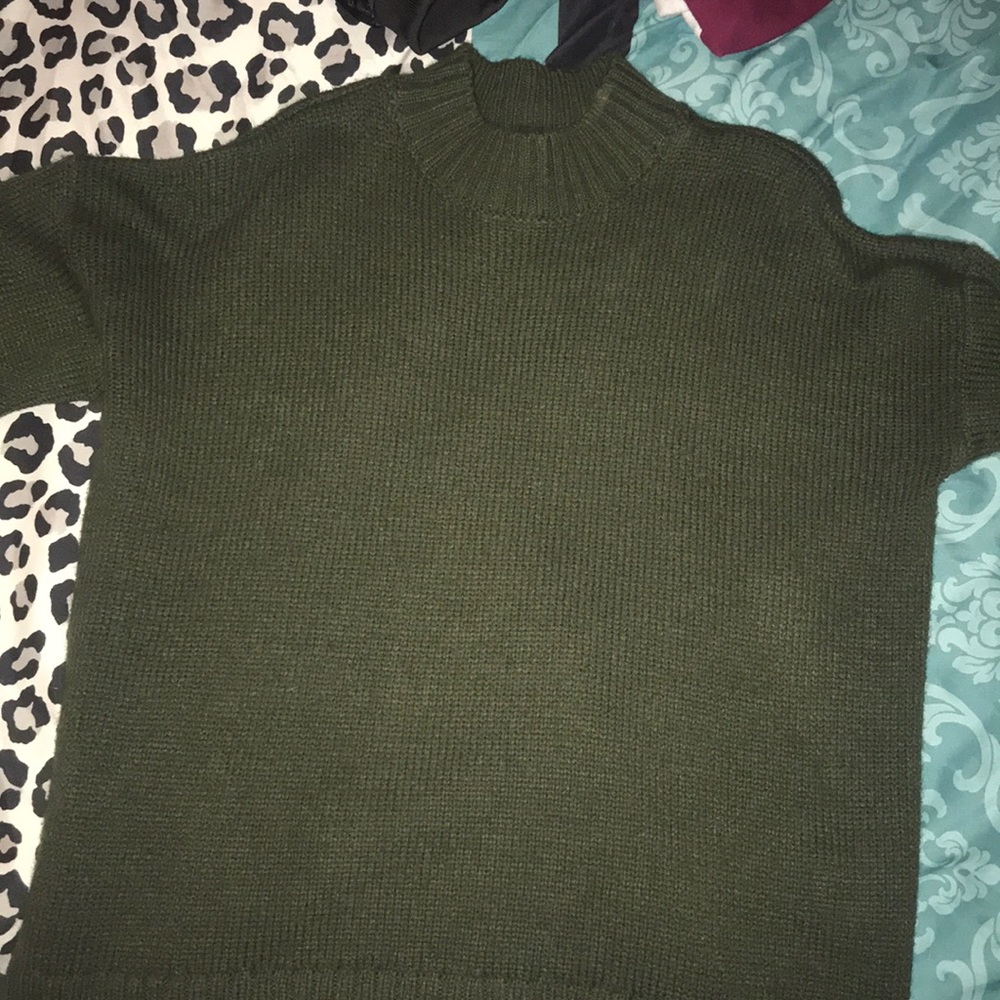 Olive green turtlneck f21 sweater